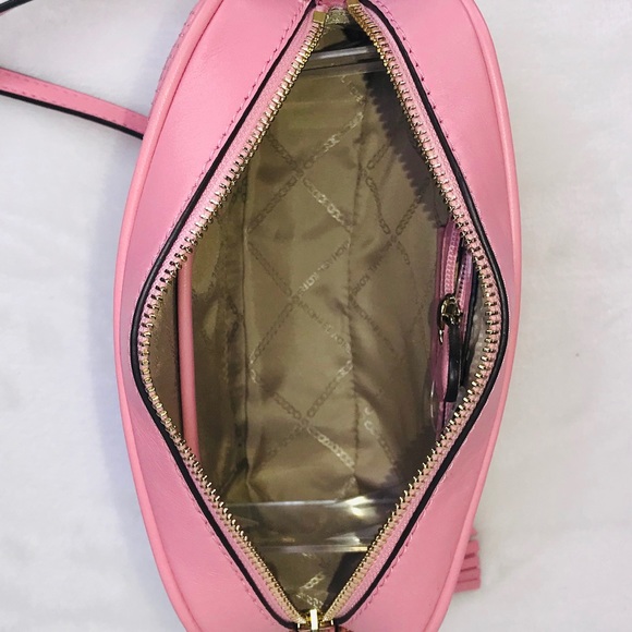 Michael Kors Crossbodies Medium Camera Bag - Picture 6 of 8